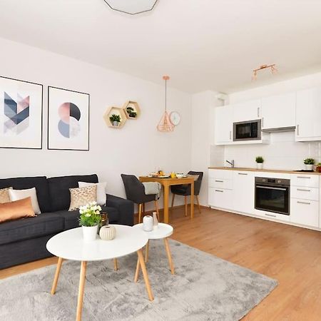 Laurel Bay Apartment Budapest Luaran gambar