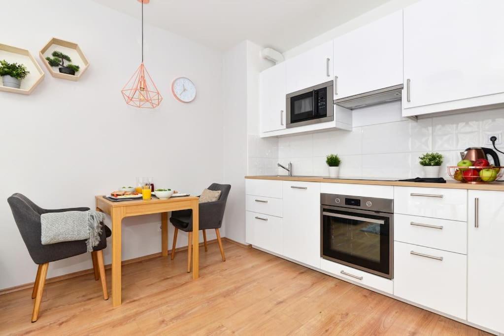 Laurel Bay Apartment Budapest Luaran gambar